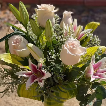 Rose-and-Lily-Flower-Arrangement-San-Diego